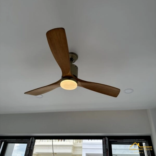 ĐÈN QUẠT TRẦN CÁNH GỖ QVIFA - 01
