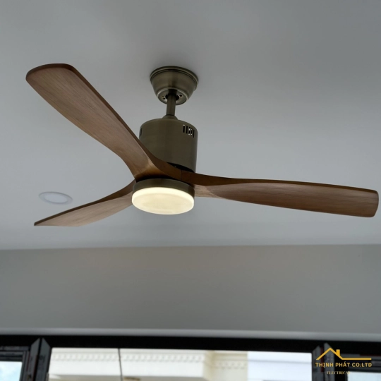 ĐÈN QUẠT TRẦN CÁNH GỖ QVIFA - 01