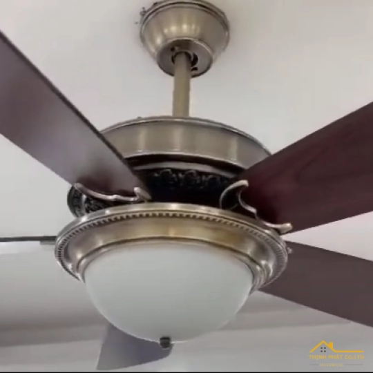 ĐÈN QUẠT TRẦN CÁNH GỖ CỔ ĐIỂN - QVIFA-606