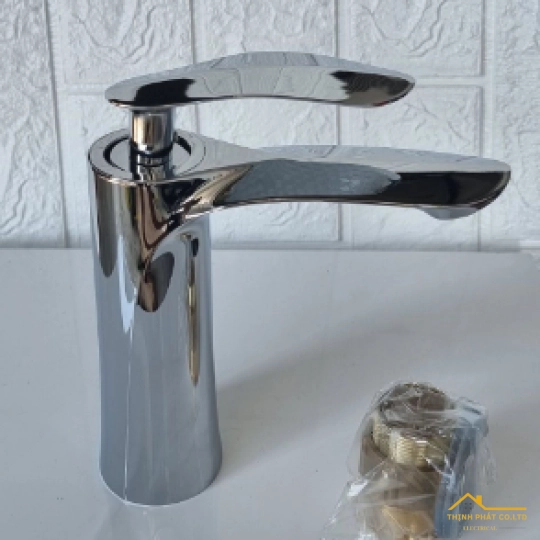 VÒI LAVABO NÓNG LẠNH ĐỒNG THAU MẠ CROME TAY CHIẾC LÁ 18CM MÃ 768