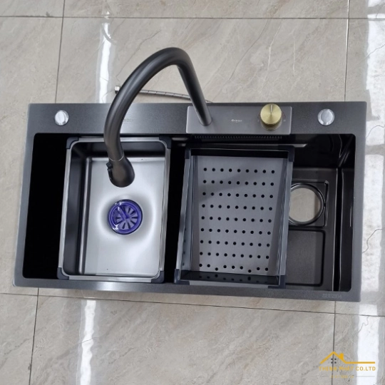 CHẬU RỬA CHÉN 1 HỘC VÒI THÁC NƯỚC PHỦ NANO ĐEN MÃ 7846Đ TN