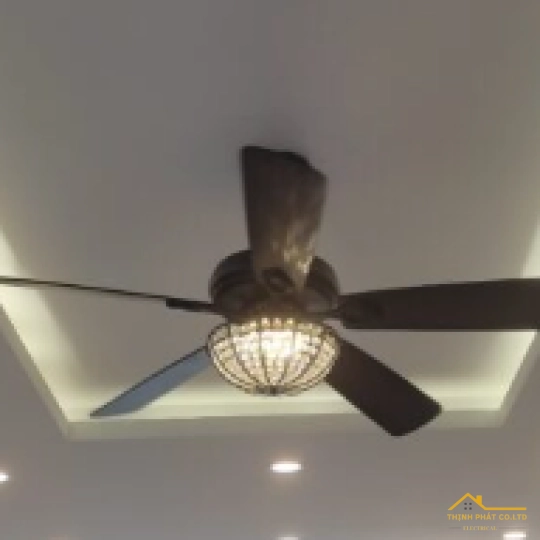 ĐÈN QUẠT TRẦN CÁNH GỖ ĐÈN CHÙM PHA LÊ CỔ ĐIỂN - QVIFA-92